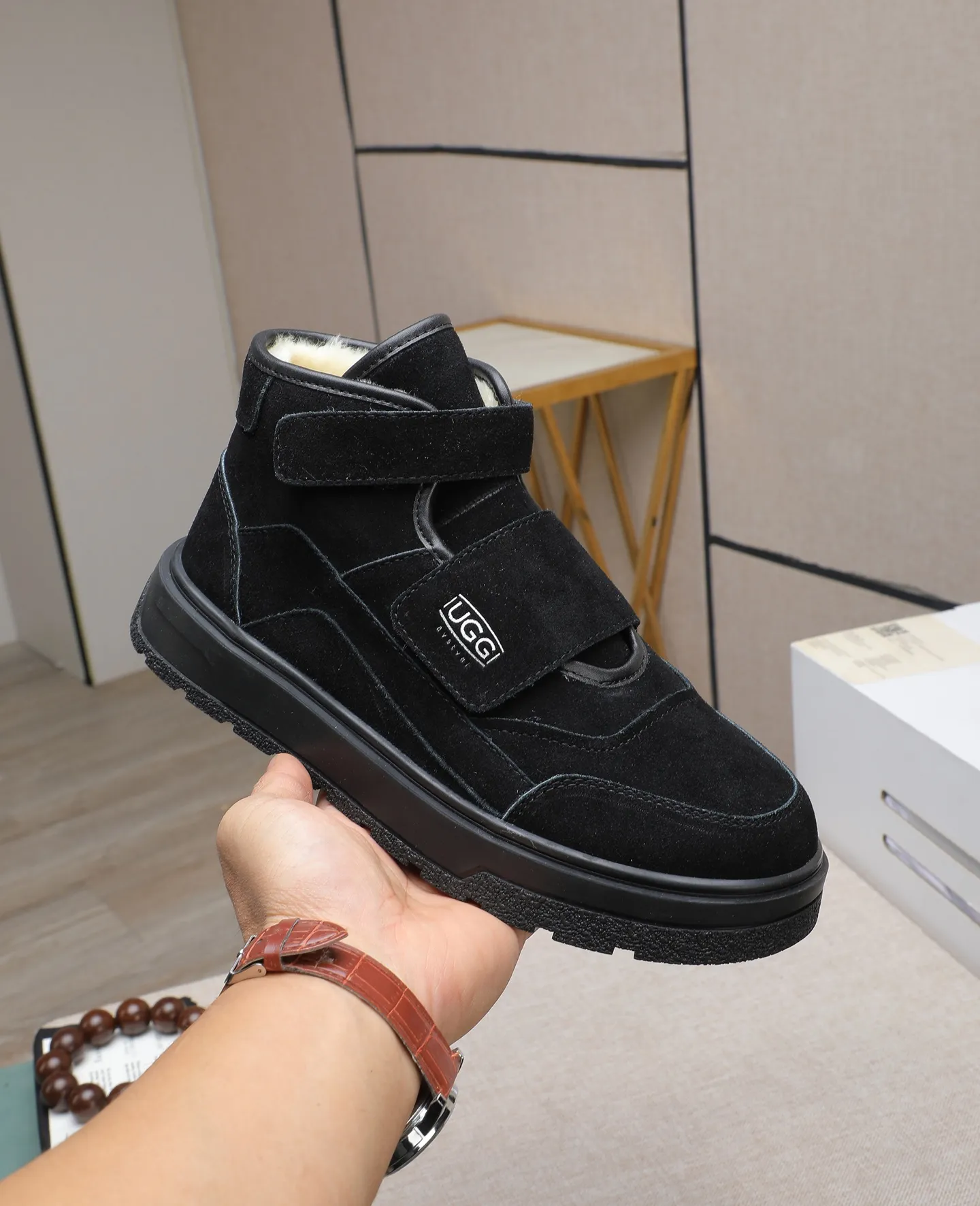 Men's shoes 💰600 IUGGI new retro presbyopia men's shoes, casual and versatile, full of high-end sense, fashionable, luxury and personalized style, joint style, retro presbyopia factor, full of handsome style, first layer suede cowhide, wool lining, rubber outsole, light and non-slip size: 39-44
